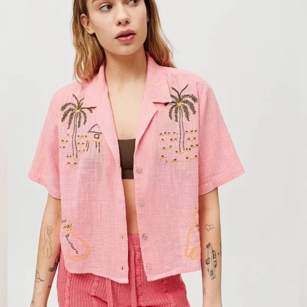 Urban Outfitters Sunshine Bowie Holiday Pink Embroidered Crop Shirt Top Size S
